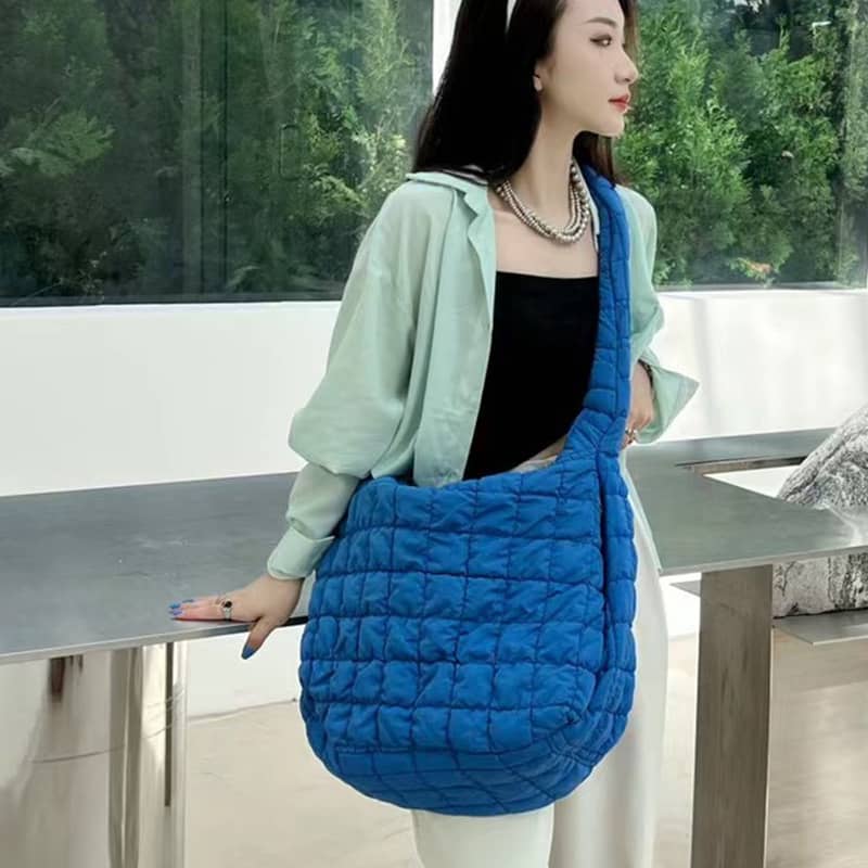 Large capacity diamond pleated diagonal bag