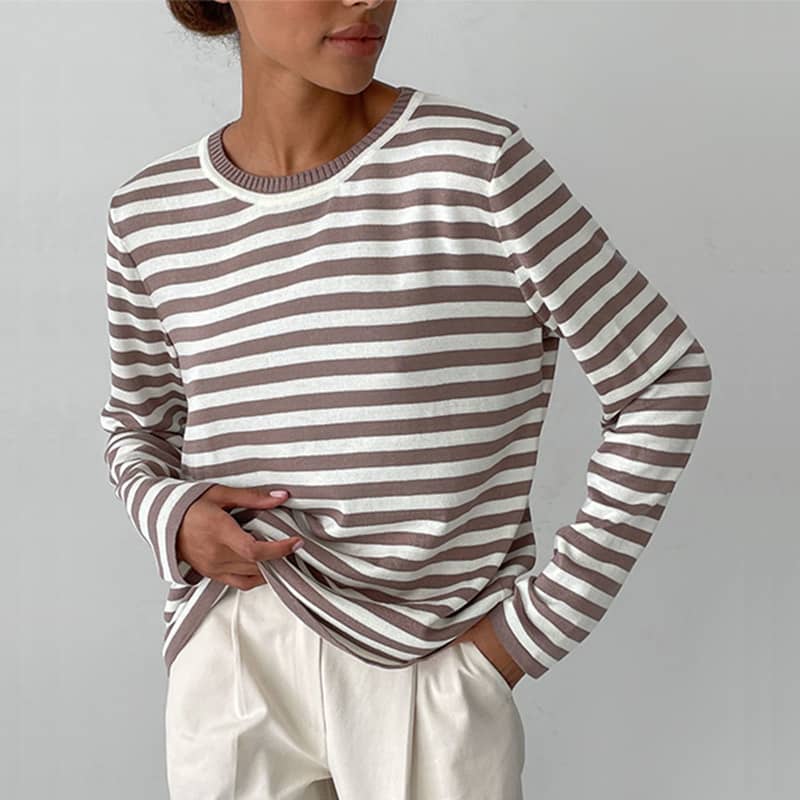 Crew neck striped knitted sweater