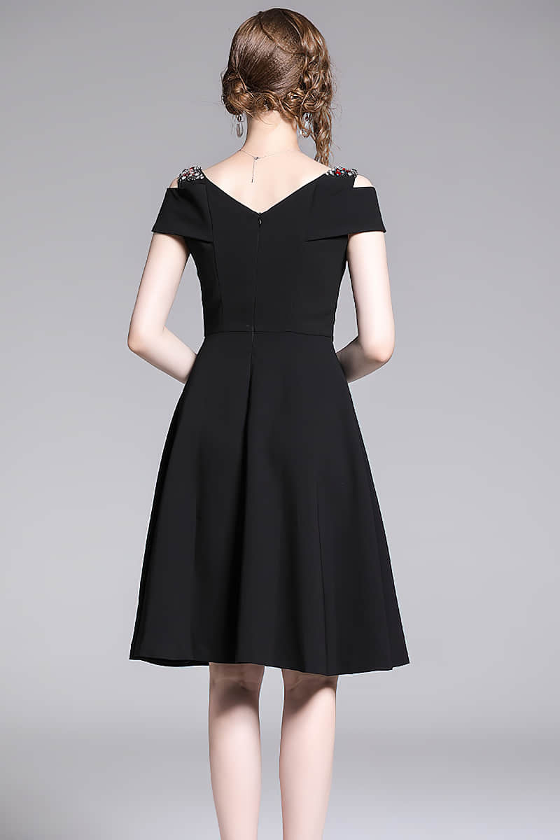 Off-the-shoulder A-line dinner dress | IFAUN