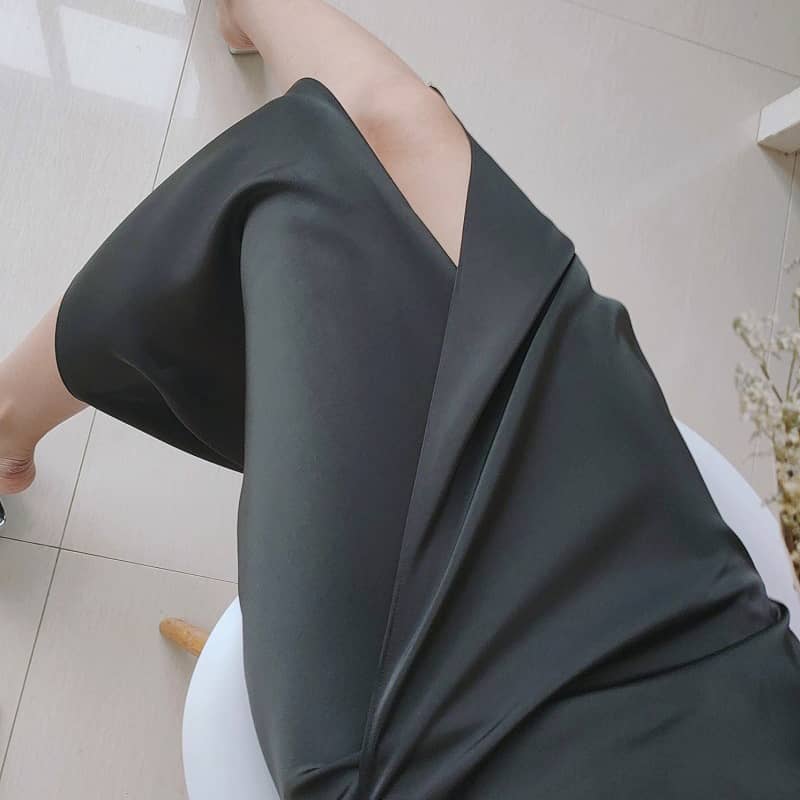 Drape high waist split skirt Black / S | IFAUN