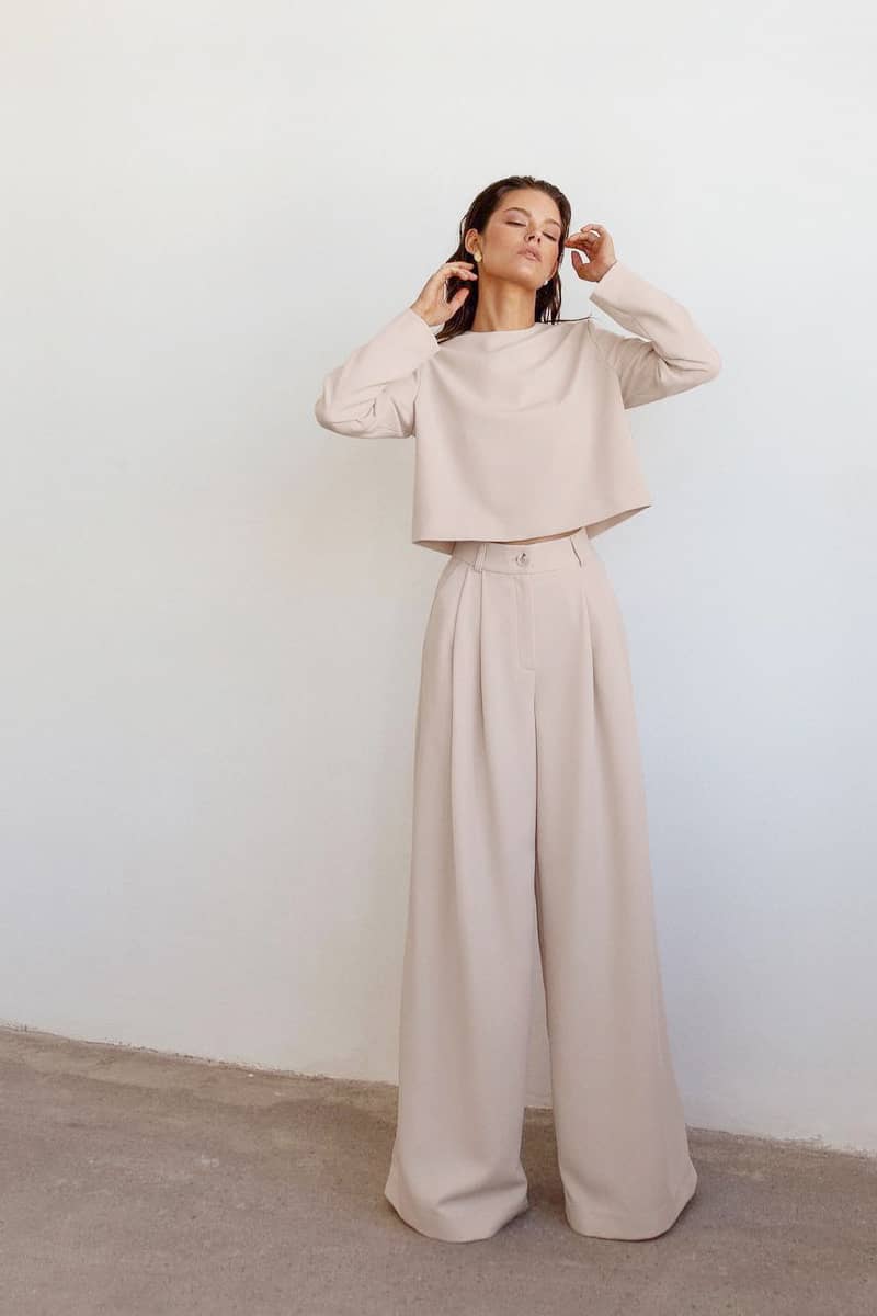 Two-piece leisure suit with round neck and wide legs Khaki / M | IFAUN