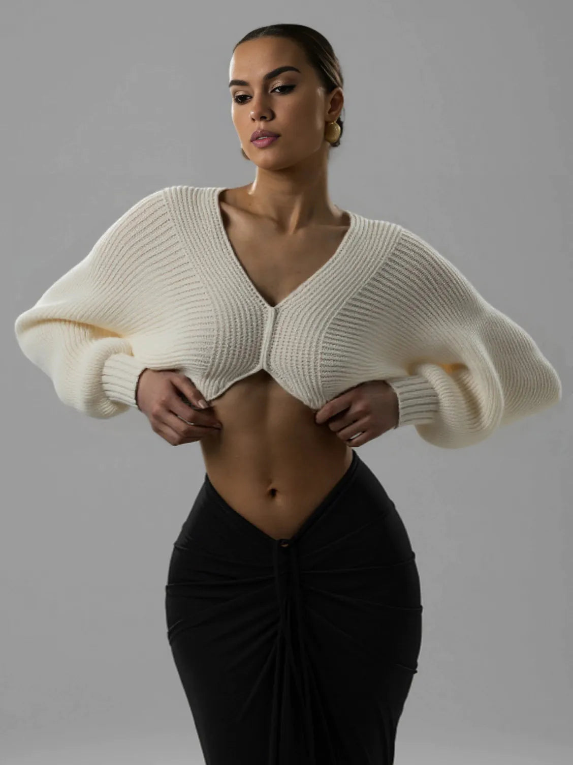 V-neck navel-baring short knitted sweater