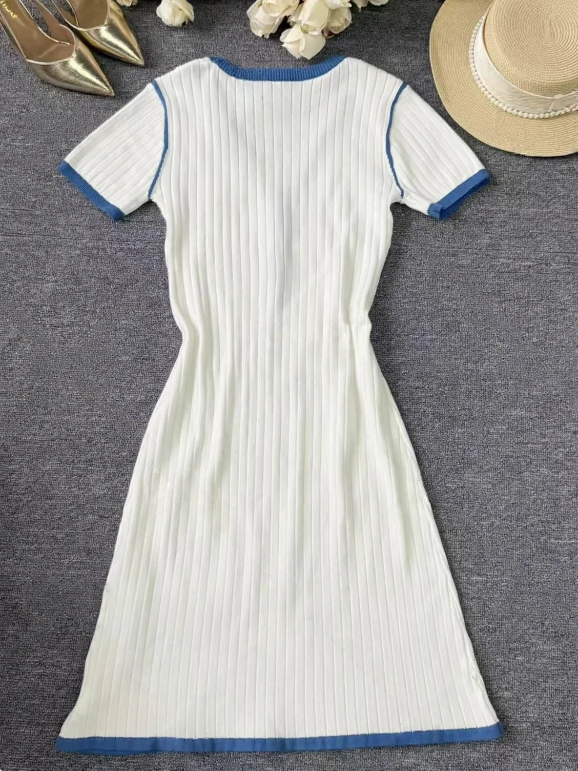 Casual knitted V-neck dress