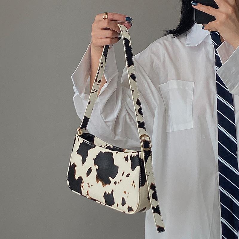 2021 cow spot pattern shoulder bag  | IFAUN
