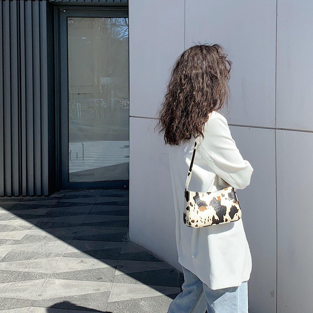 2021 cow spot pattern shoulder bag  | IFAUN