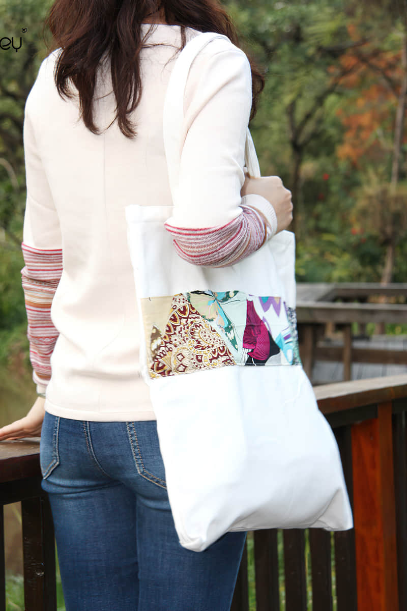 Printed patchwork canvas bag  | IFAUN