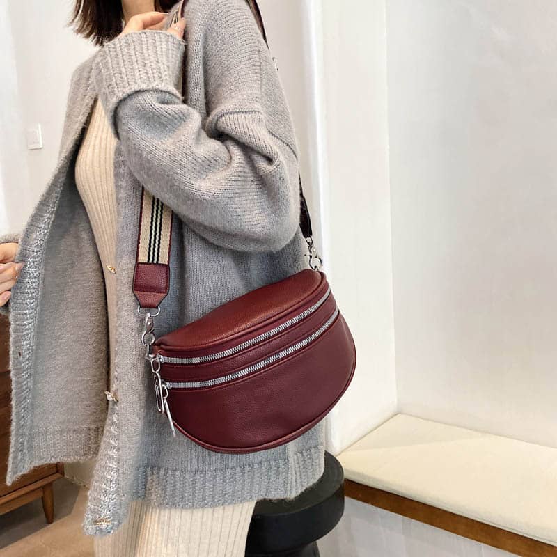 Women's wide shoulder bag