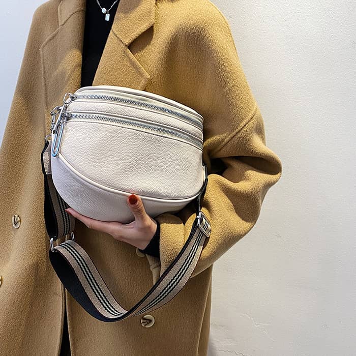 Women's wide shoulder bag