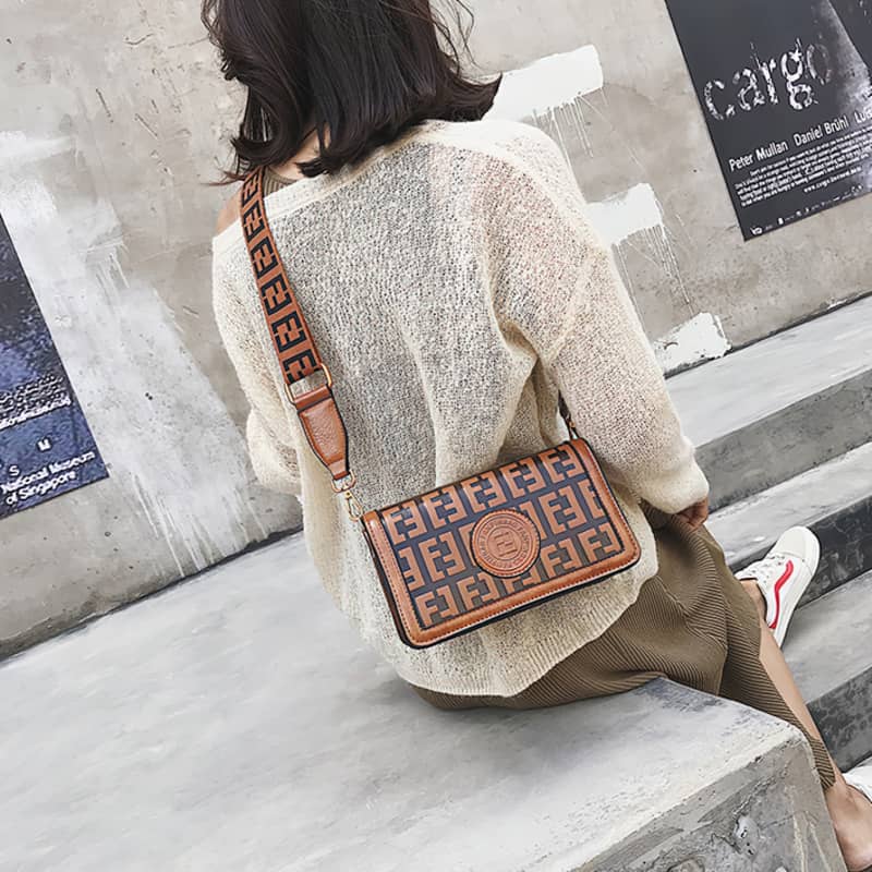 #Color_SaddleBrown