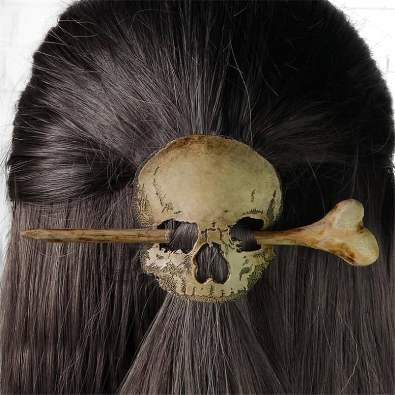 Skull Hairpin Moth Hairpin