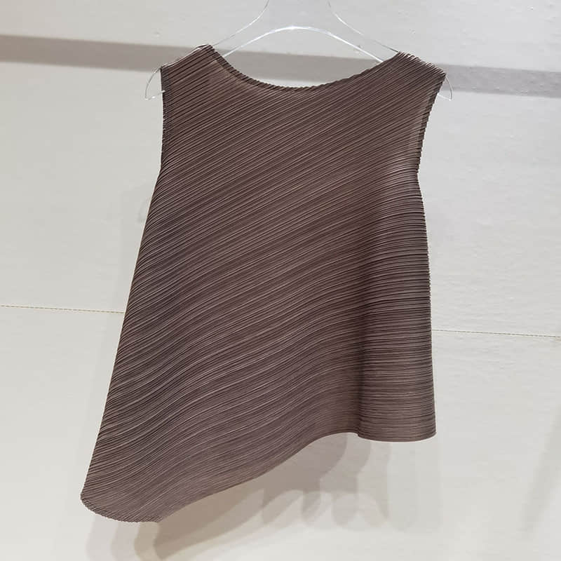 Fashion and simple temperament sleeveless round neck top T-shirt SaddleBrown / One Size | IFAUN