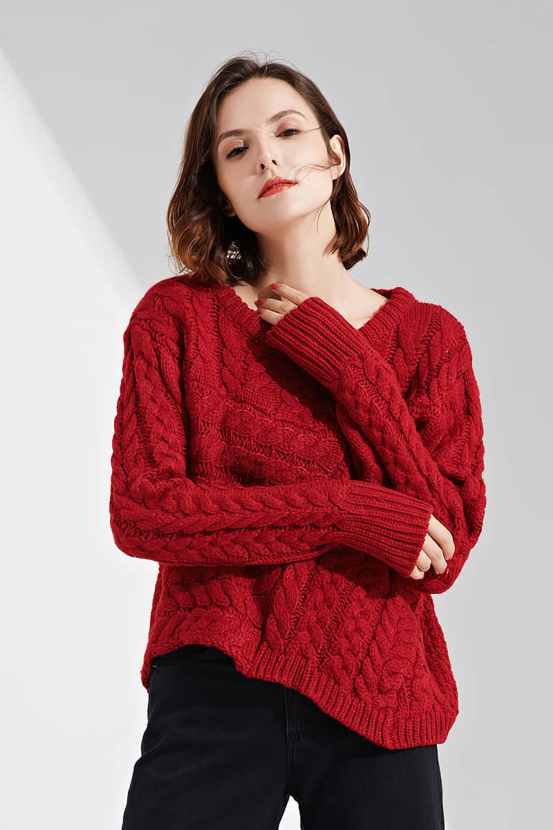 Women's twist pullover sweater Red / One Size | IFAUN