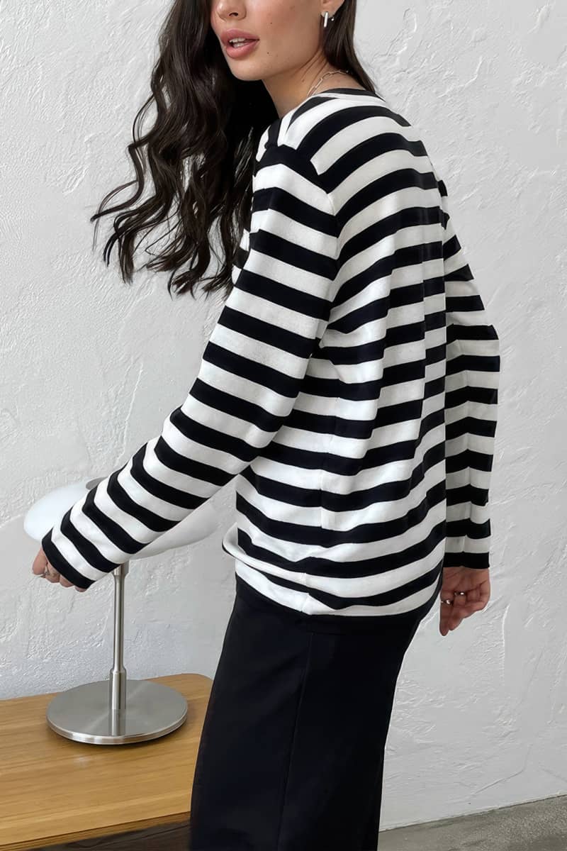 Crew neck striped knitted sweater