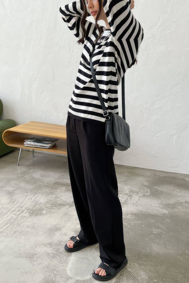 Crew neck striped knitted sweater