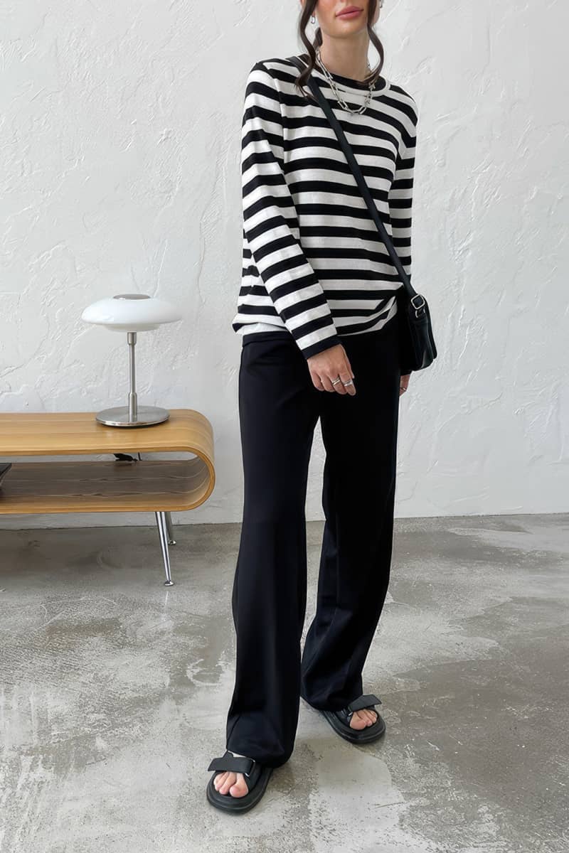 Crew neck striped knitted sweater