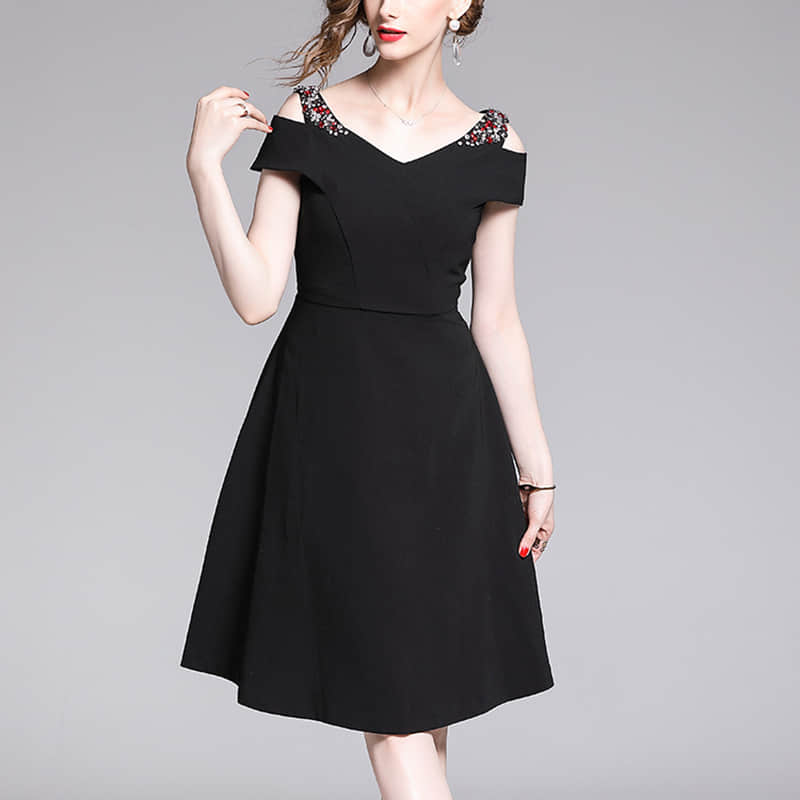 Off-the-shoulder A-line dinner dress Black / S | IFAUN