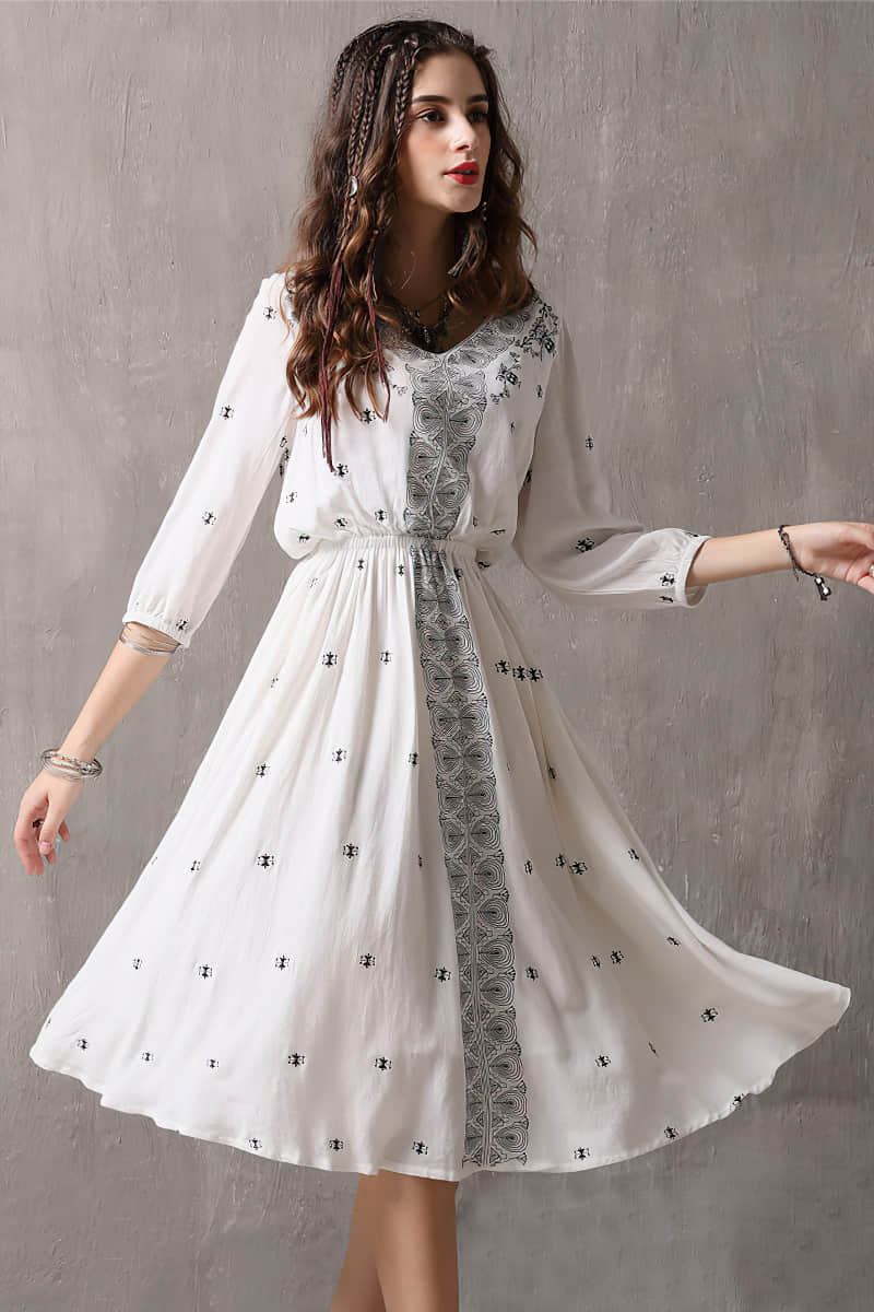 Vintage embroidered three-quarter sleeve dress  | IFAUN