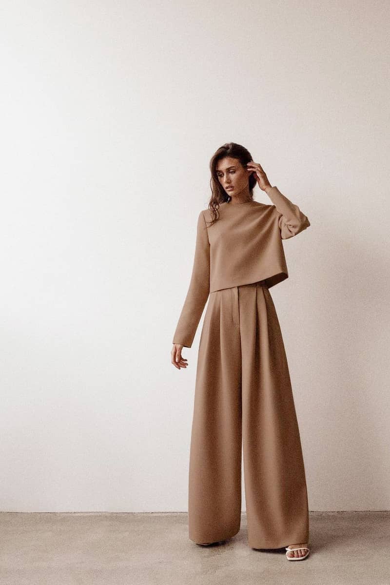 Two-piece leisure suit with round neck and wide legs Peru / M | IFAUN